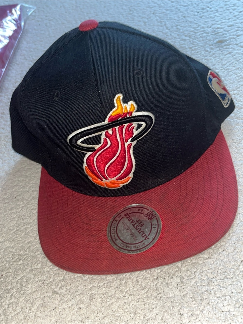 (NBA) MITCHELL&NESS MIAMI HEAT SNAPBACK 90,s STYLE VINTAGE